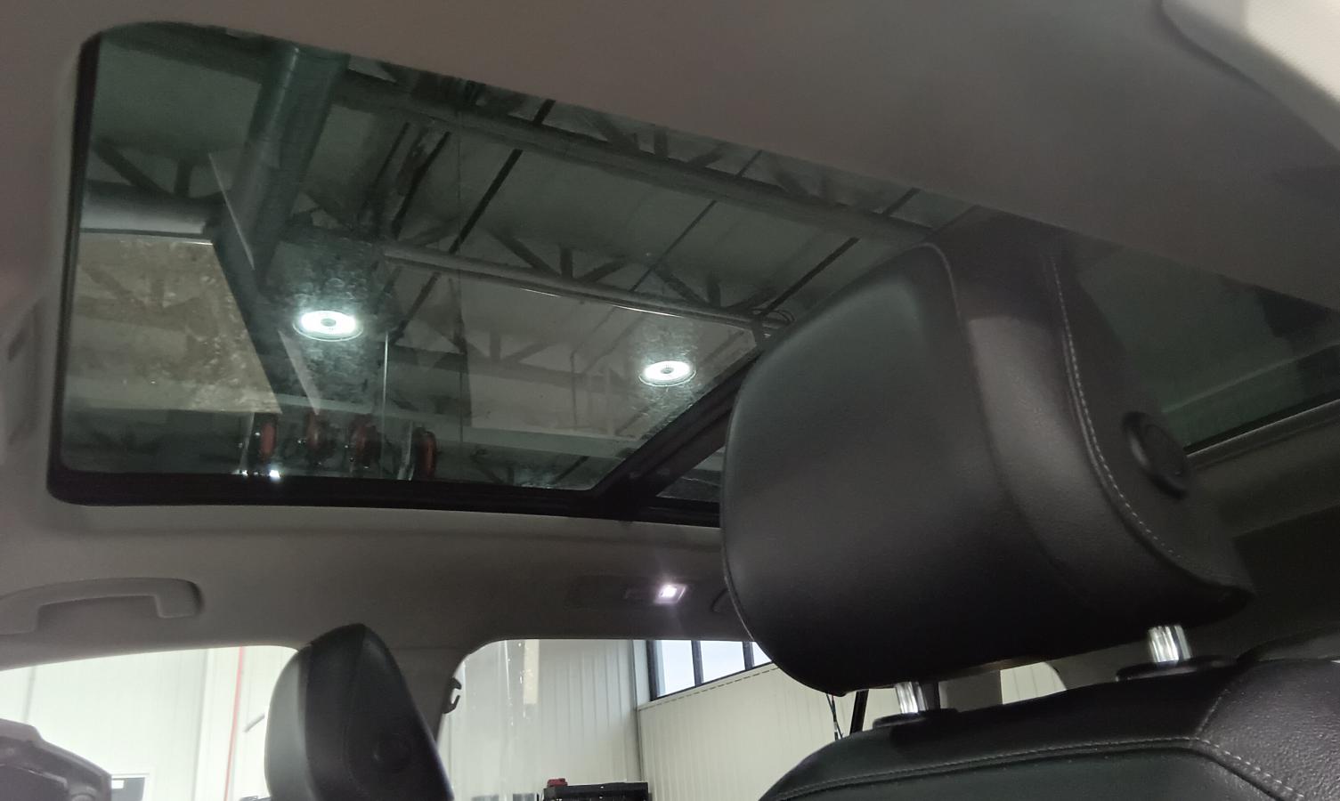2020 Volkswagen Tiguan - Image 33