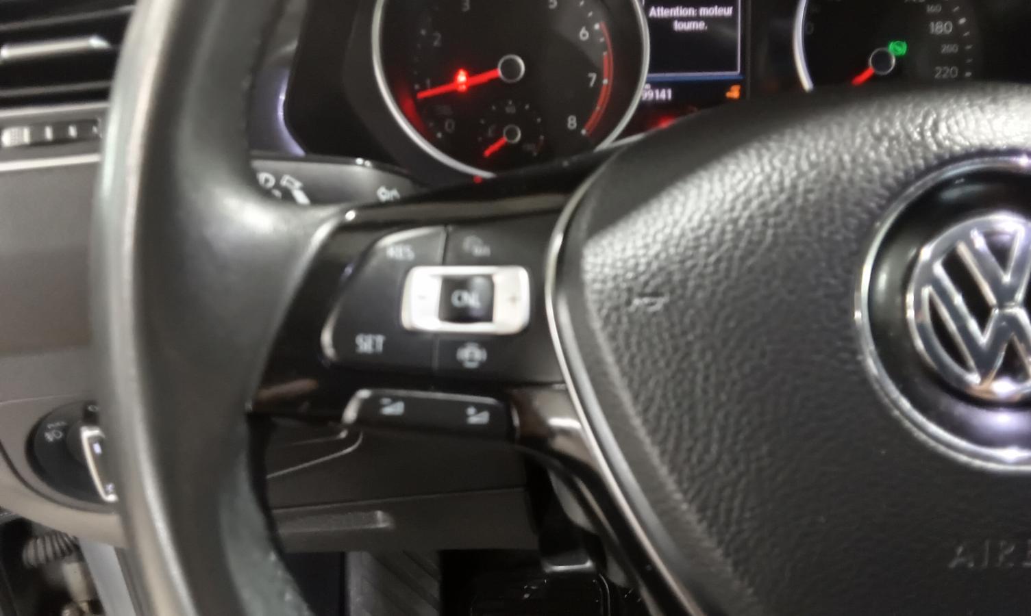 2020 Volkswagen Tiguan - Image 34