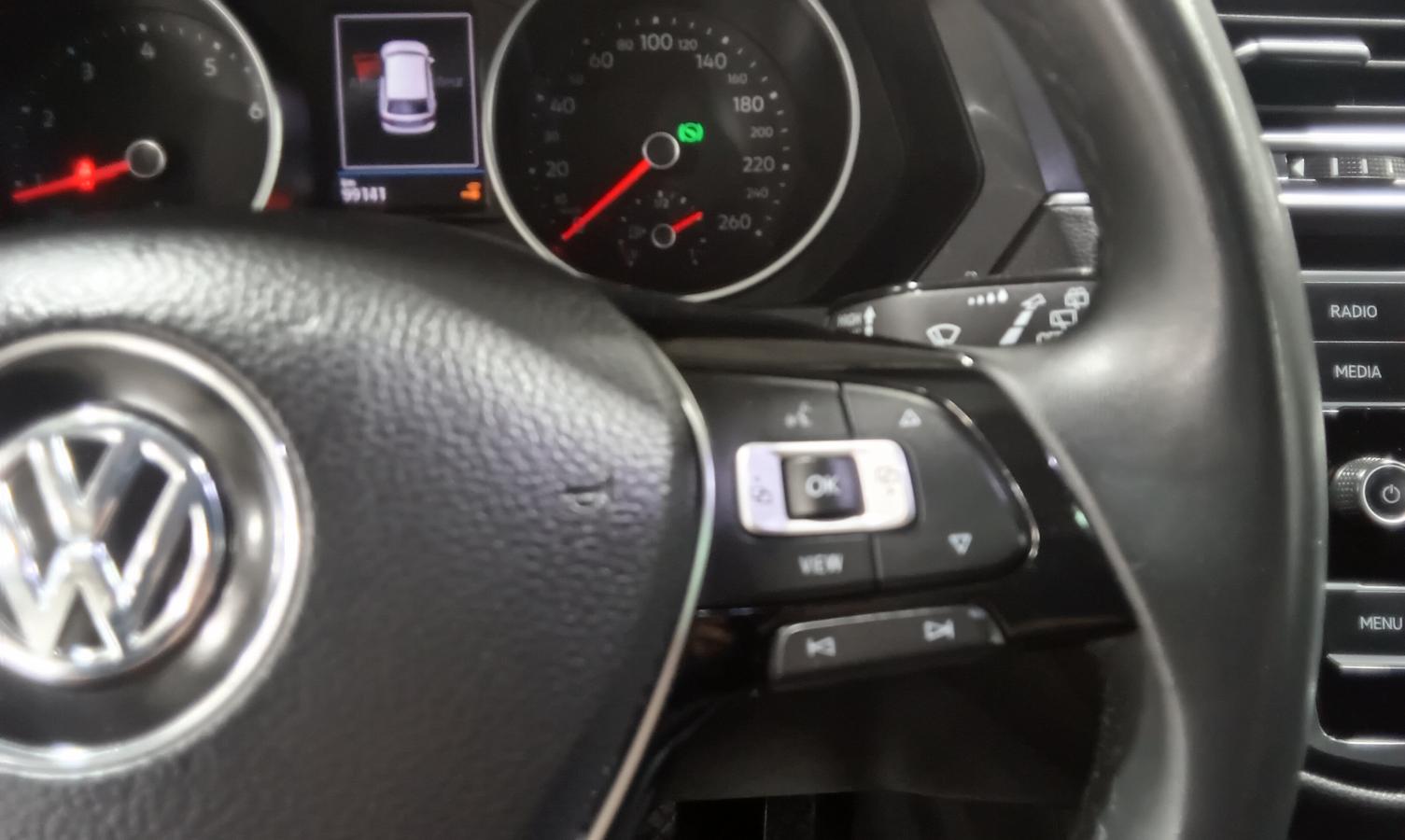 2020 Volkswagen Tiguan - Image 35