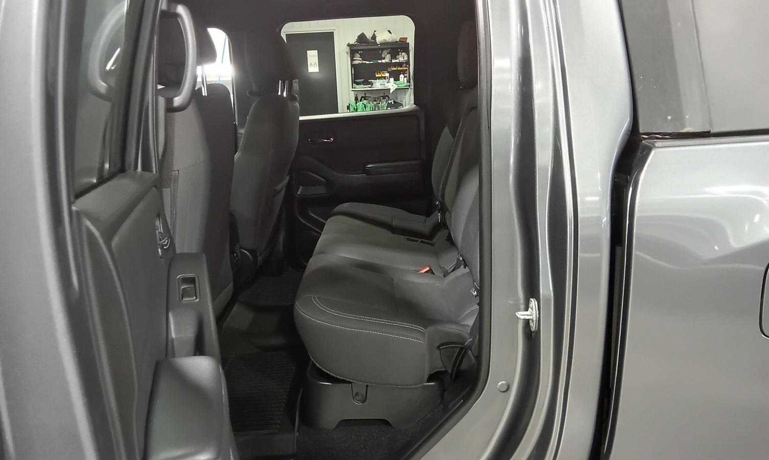 2023 Nissan Frontier - Image 24