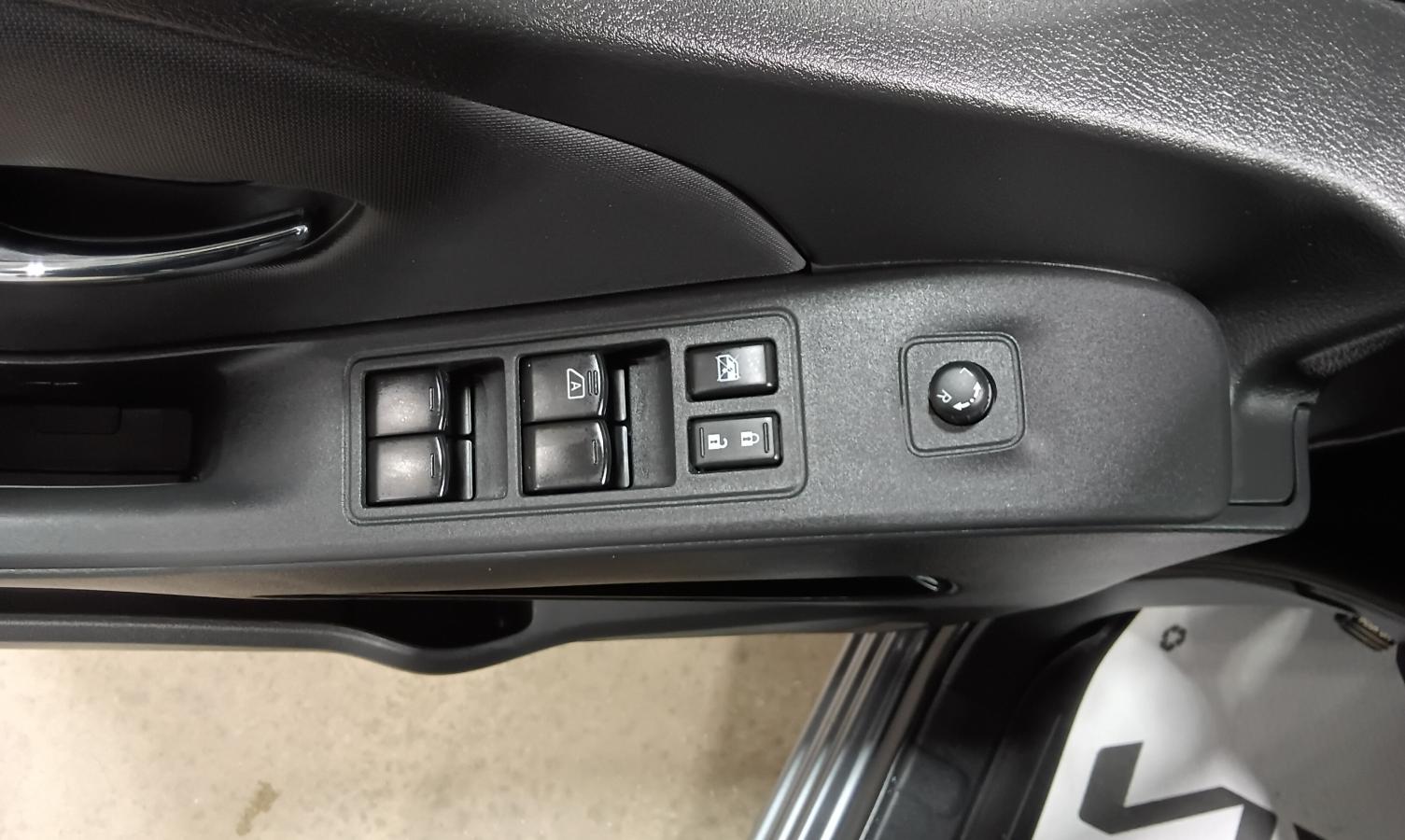 2023 Nissan Frontier - Image 25