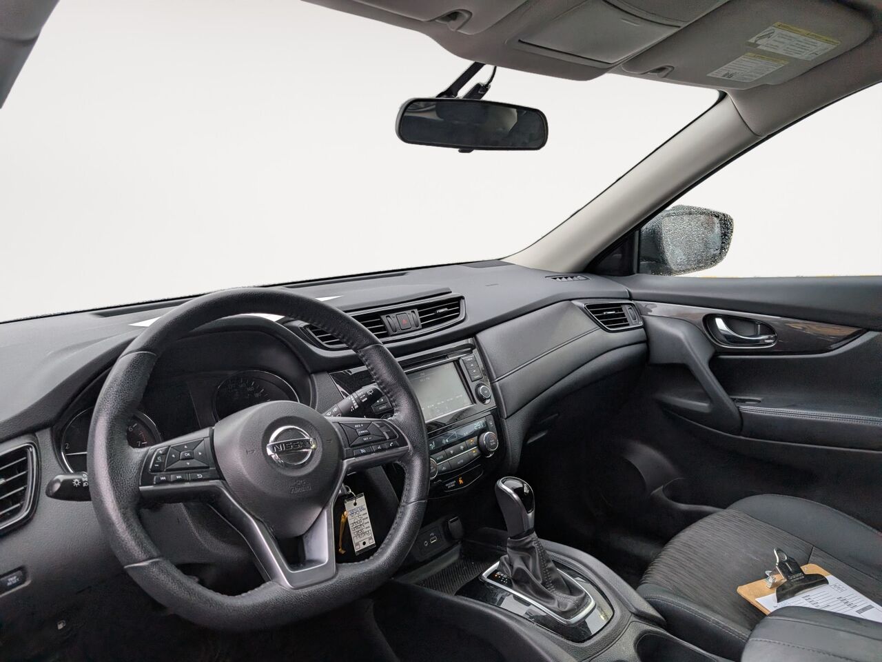 2020 Nissan Rogue - Image 9