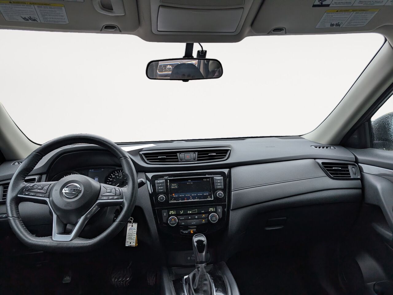 2020 Nissan Rogue - Image 18