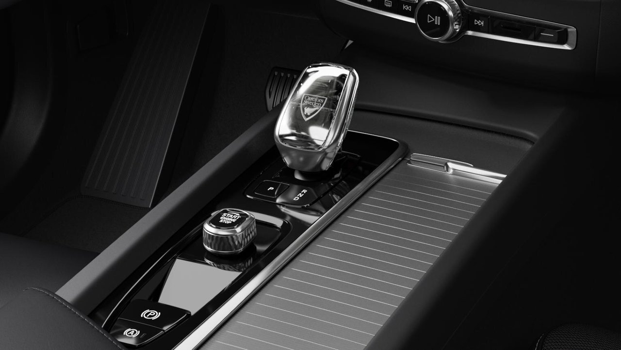 2025 Volvo XC60 Plug-in hybrid - Image 9