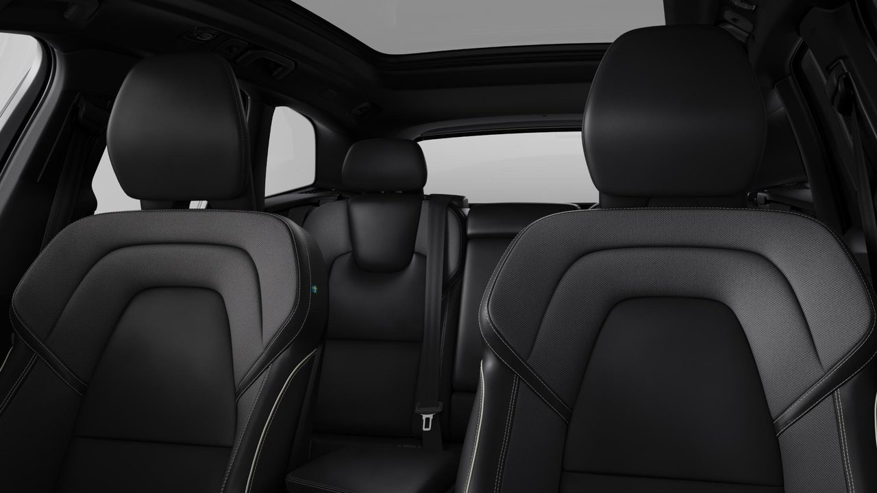 2025 Volvo XC60 Plug-in hybrid - Image 10