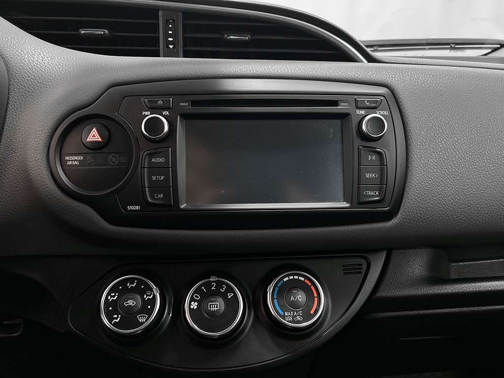 2018 Toyota Yaris Hatchback - Image 14