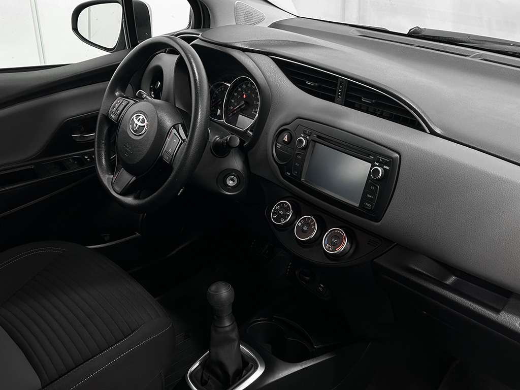2018 Toyota Yaris Hatchback - Image 19