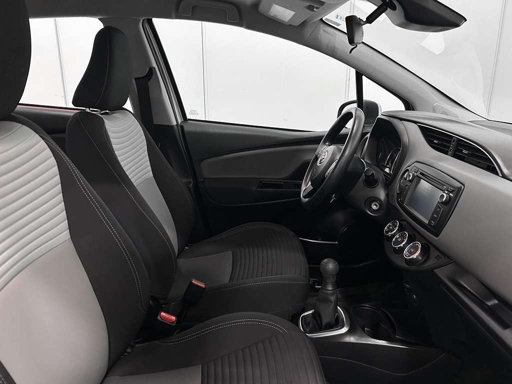 2018 Toyota Yaris Hatchback - Image 20