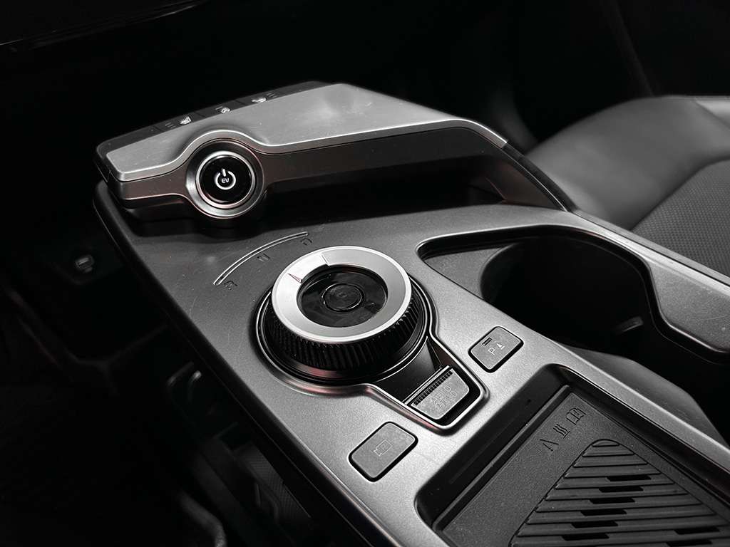 2024 Kia EV6 - Image 12