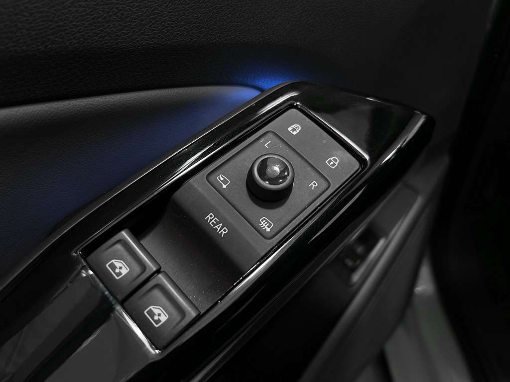 2023 Volkswagen ID.4 - Image 9