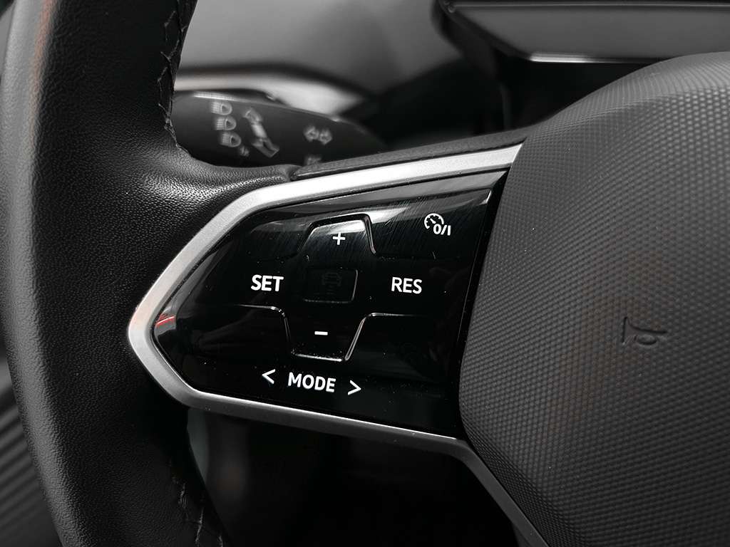 2023 Volkswagen ID.4 - Image 10