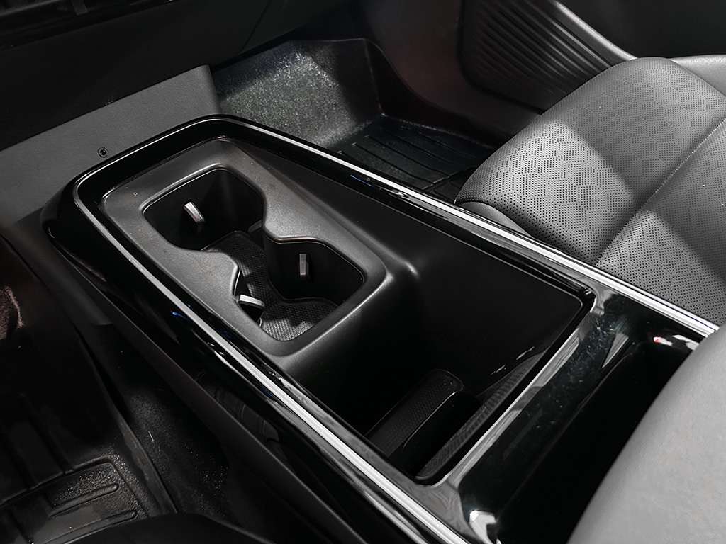 2023 Volkswagen ID.4 - Image 13