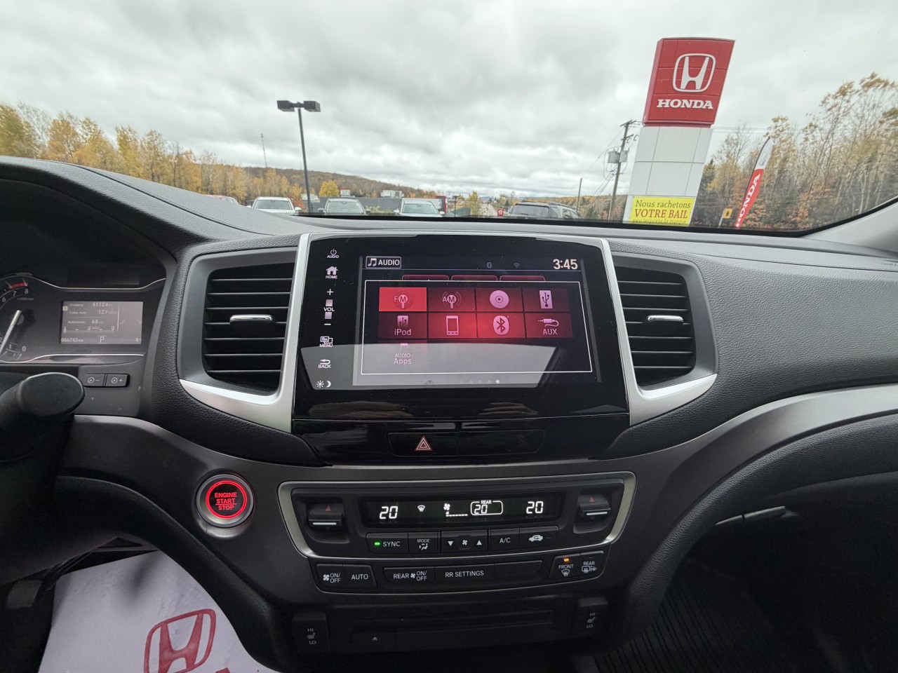 2019 Honda Ridgeline - Image 22