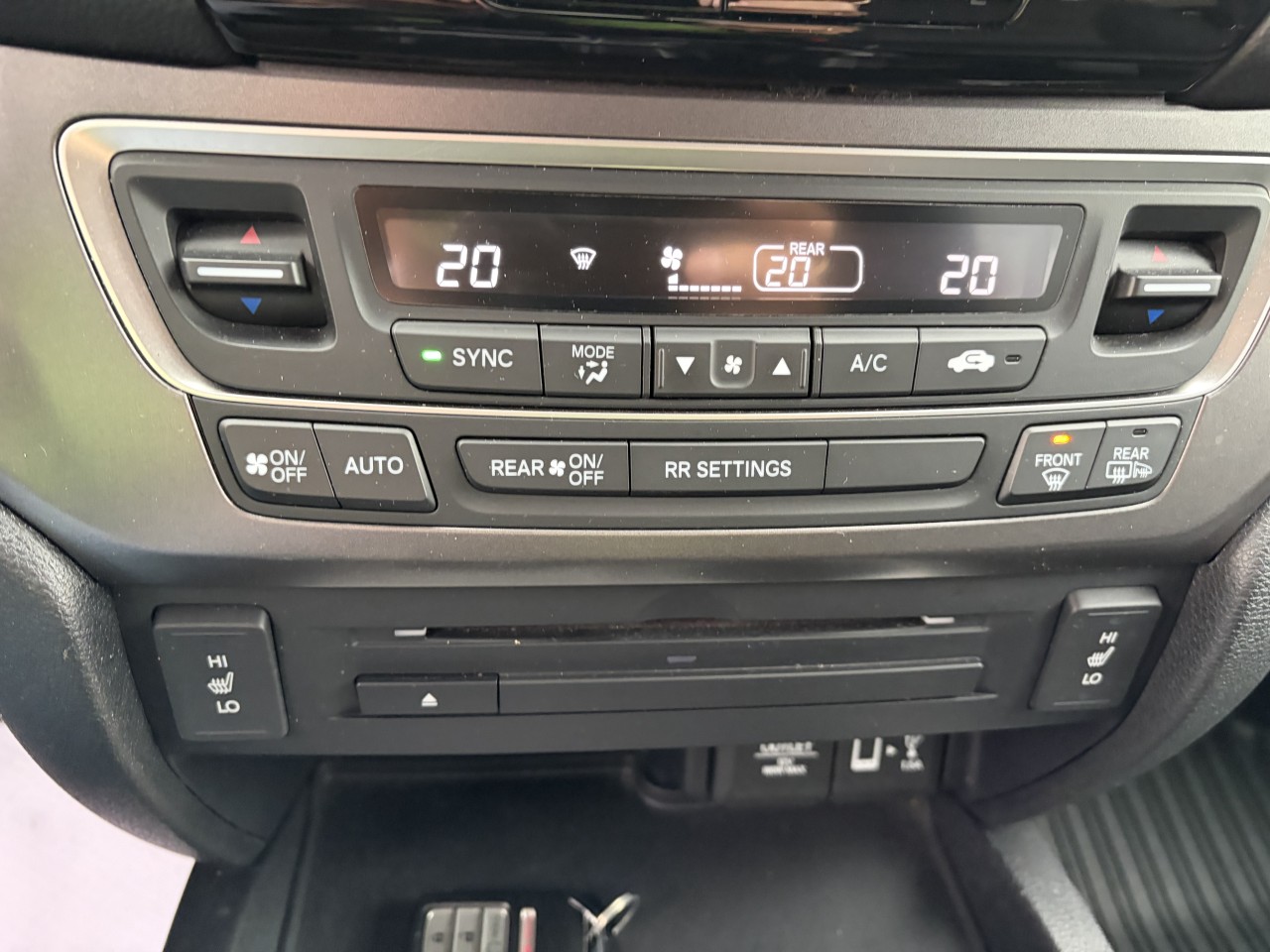 2019 Honda Ridgeline - Image 24
