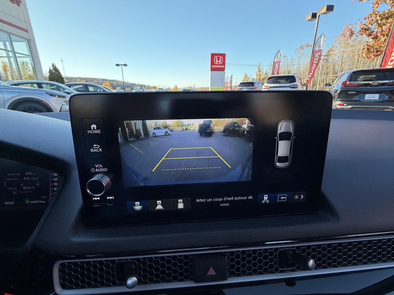 2025 Honda Civic - Image 30