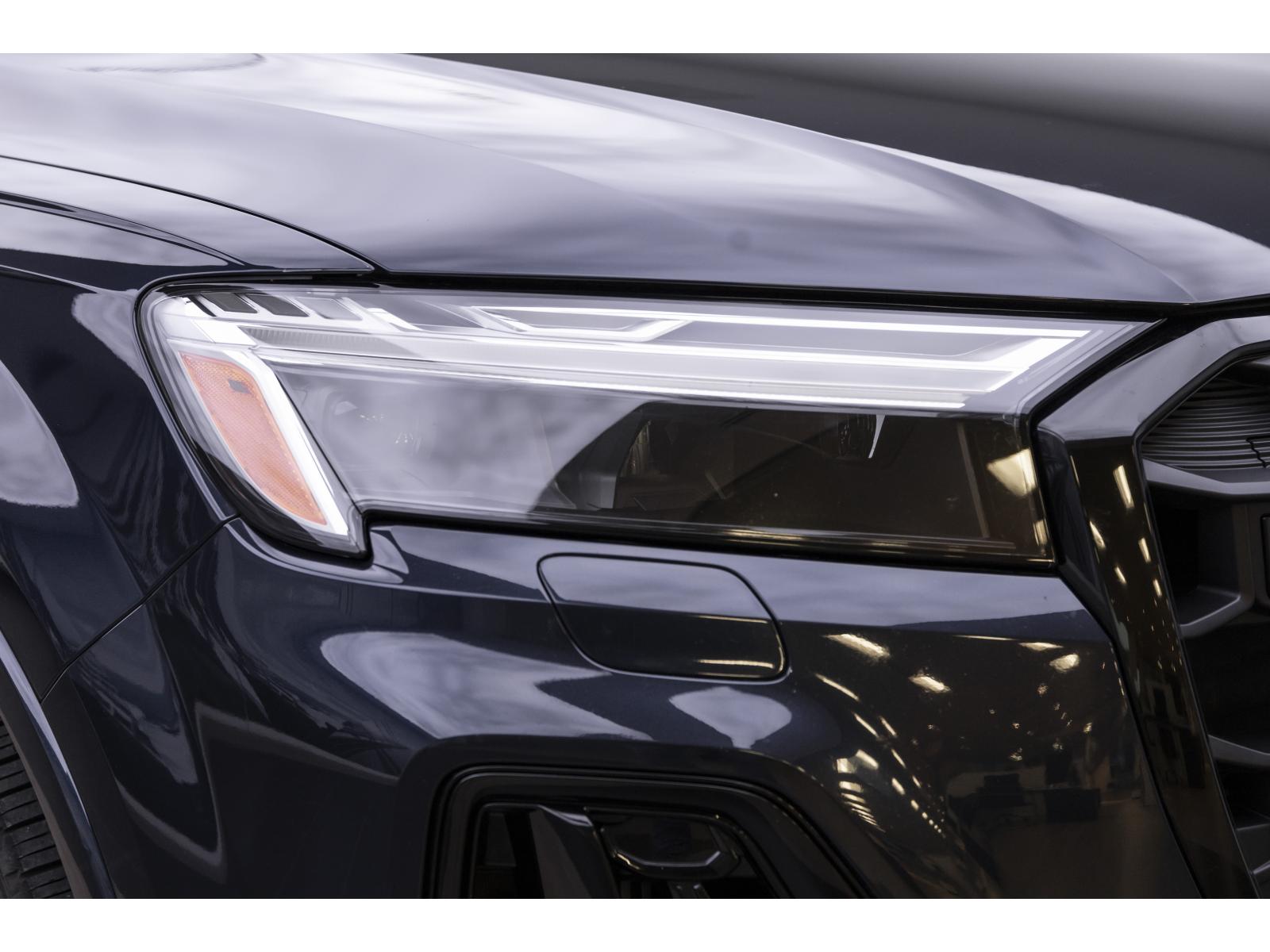2025 Audi Q7 - Image 2