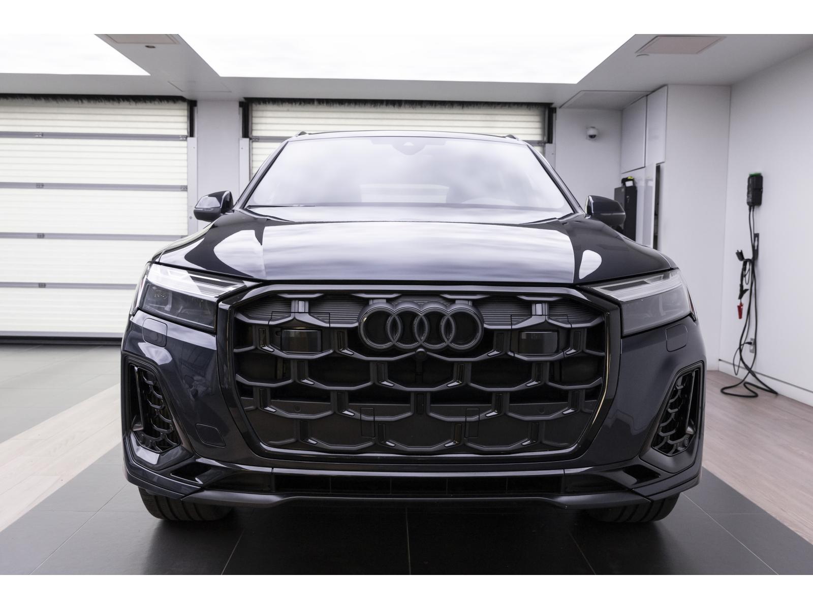 2025 Audi Q7 - Image 3