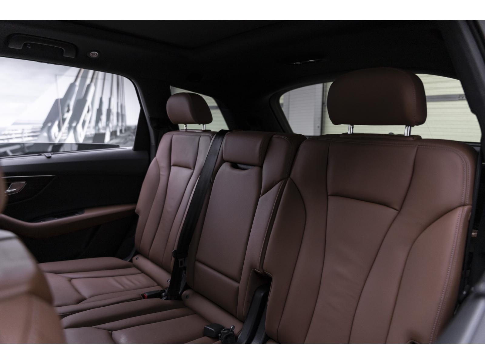 2025 Audi Q7 - Image 13