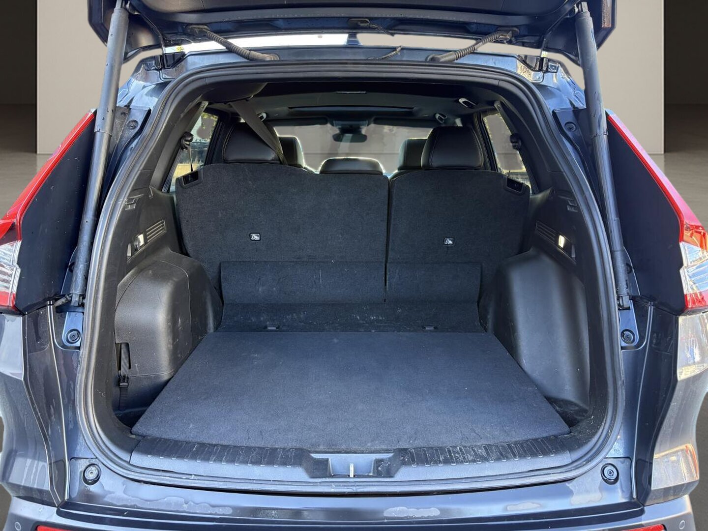 2025 Honda CR-V Hybrid - Image 8