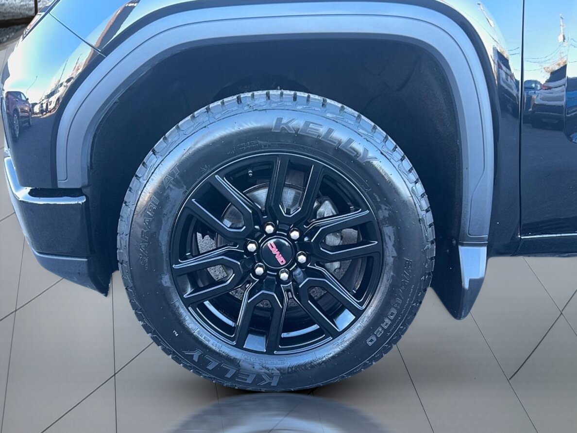 2023 GMC Sierra 1500 - Image 9