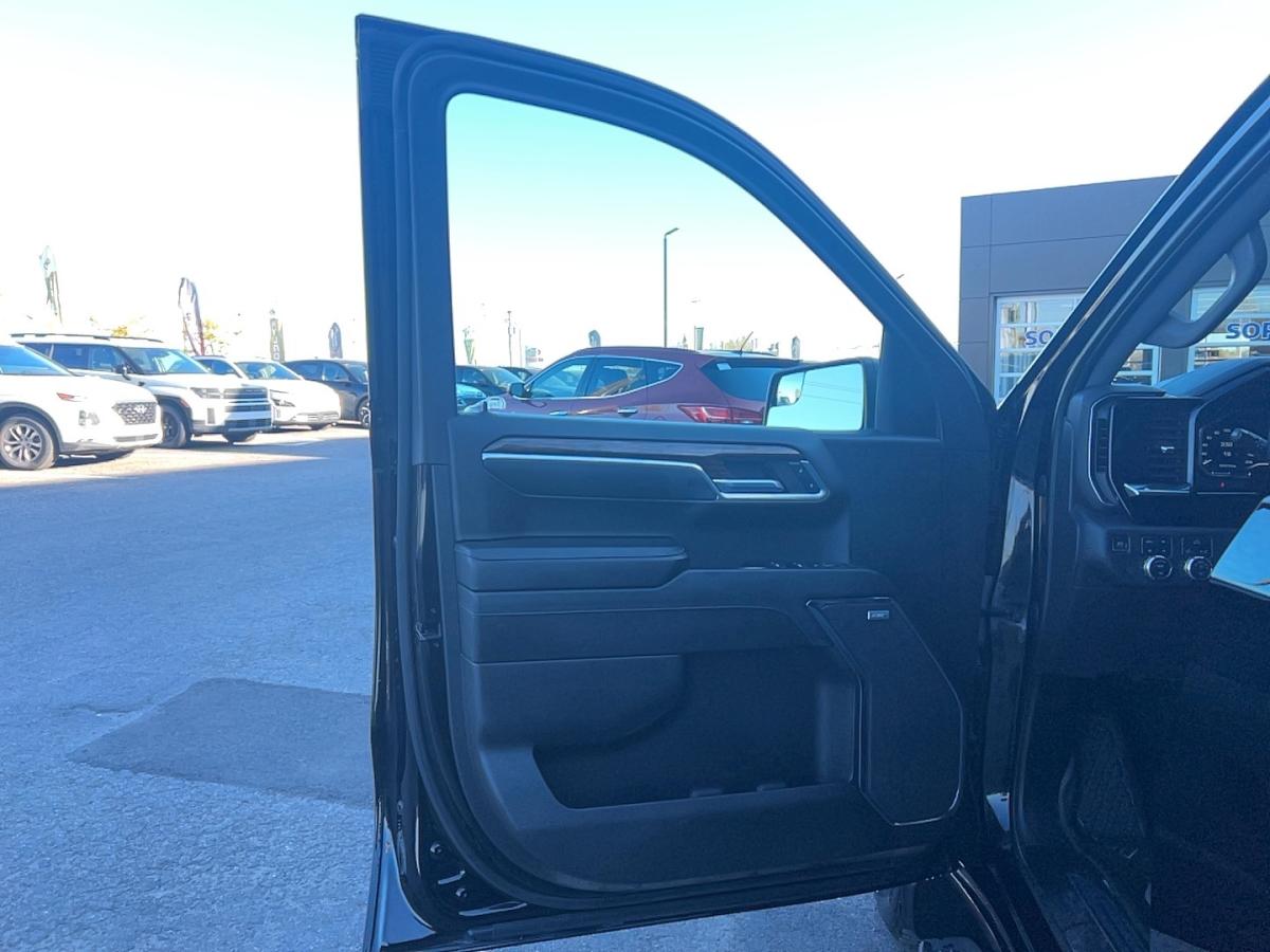 2023 GMC Sierra 1500 - Image 14