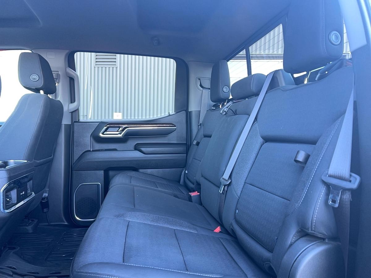 2023 GMC Sierra 1500 - Image 18