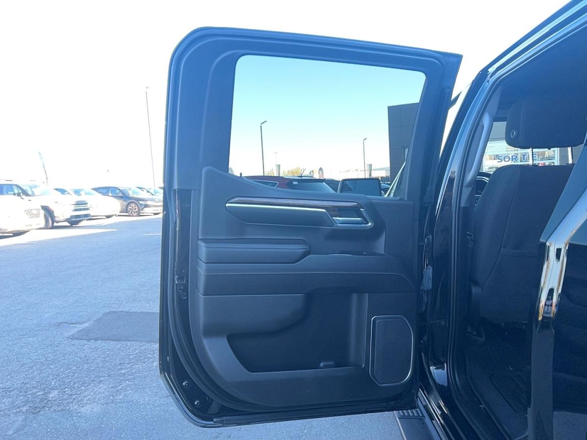 2023 GMC Sierra 1500 - Image 19