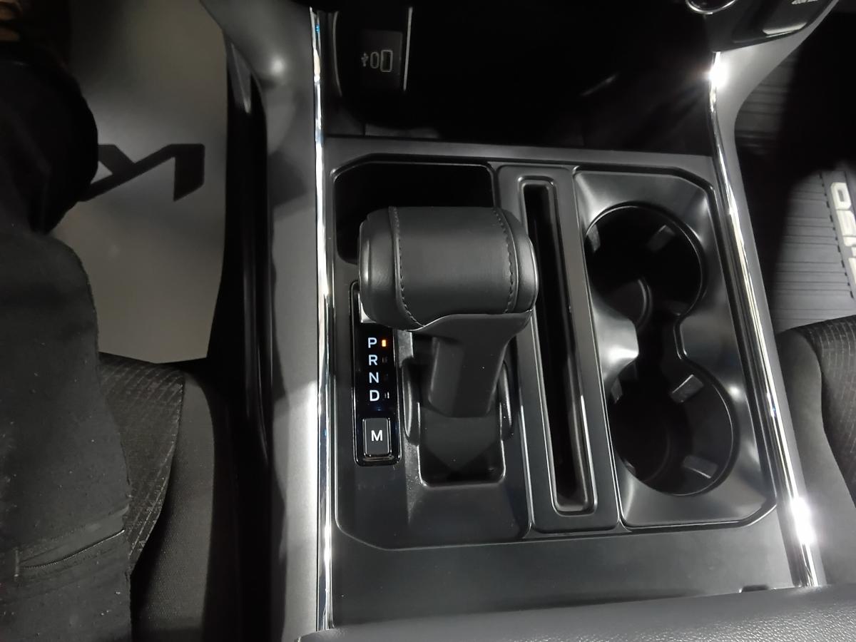 2025 Ford F-150 - Image 18