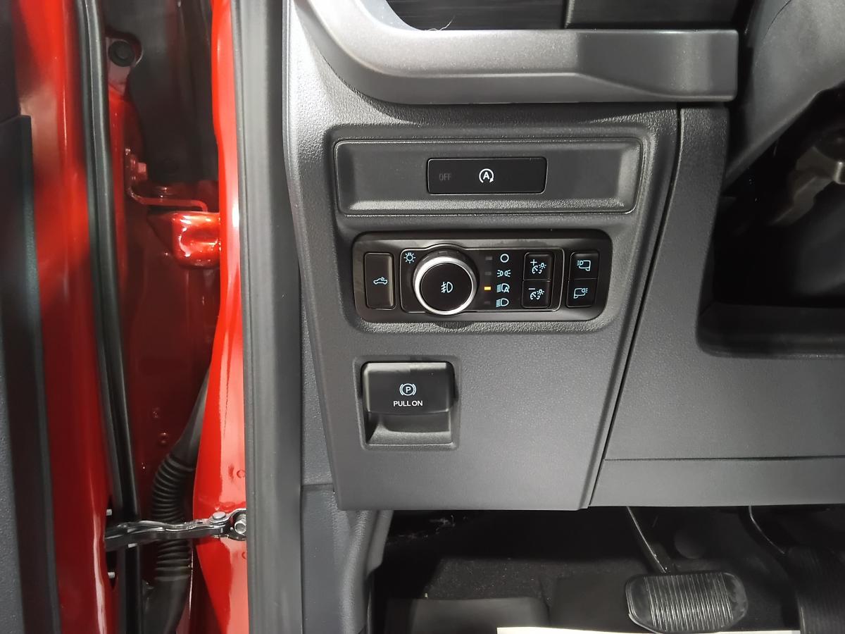 2025 Ford F-150 - Image 26