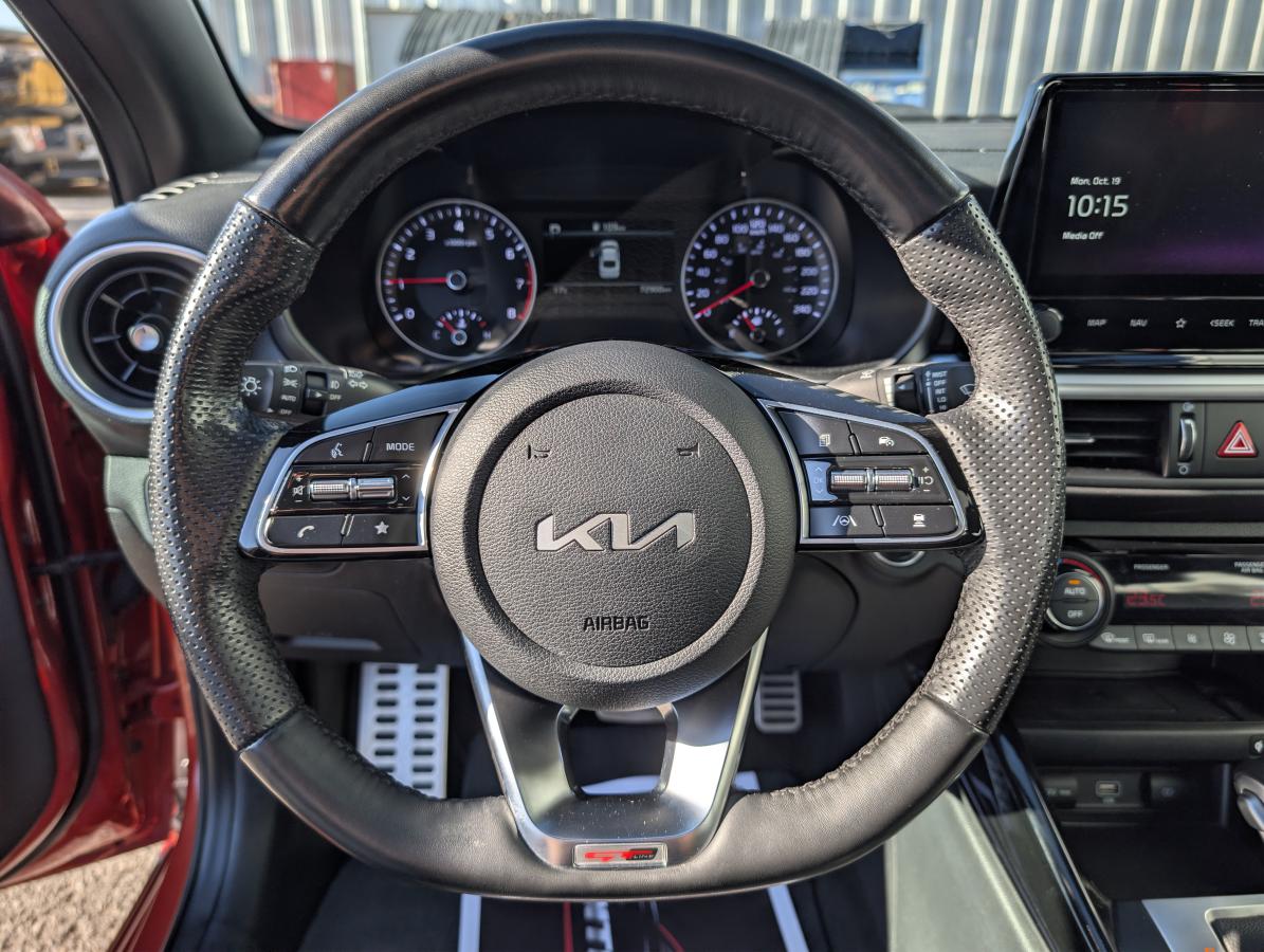 2023 Kia Forte - Image 12