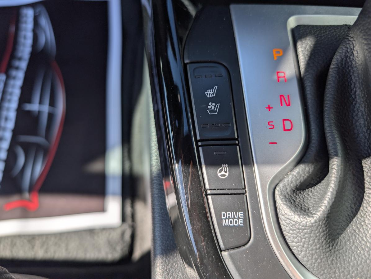 2023 Kia Forte - Image 17