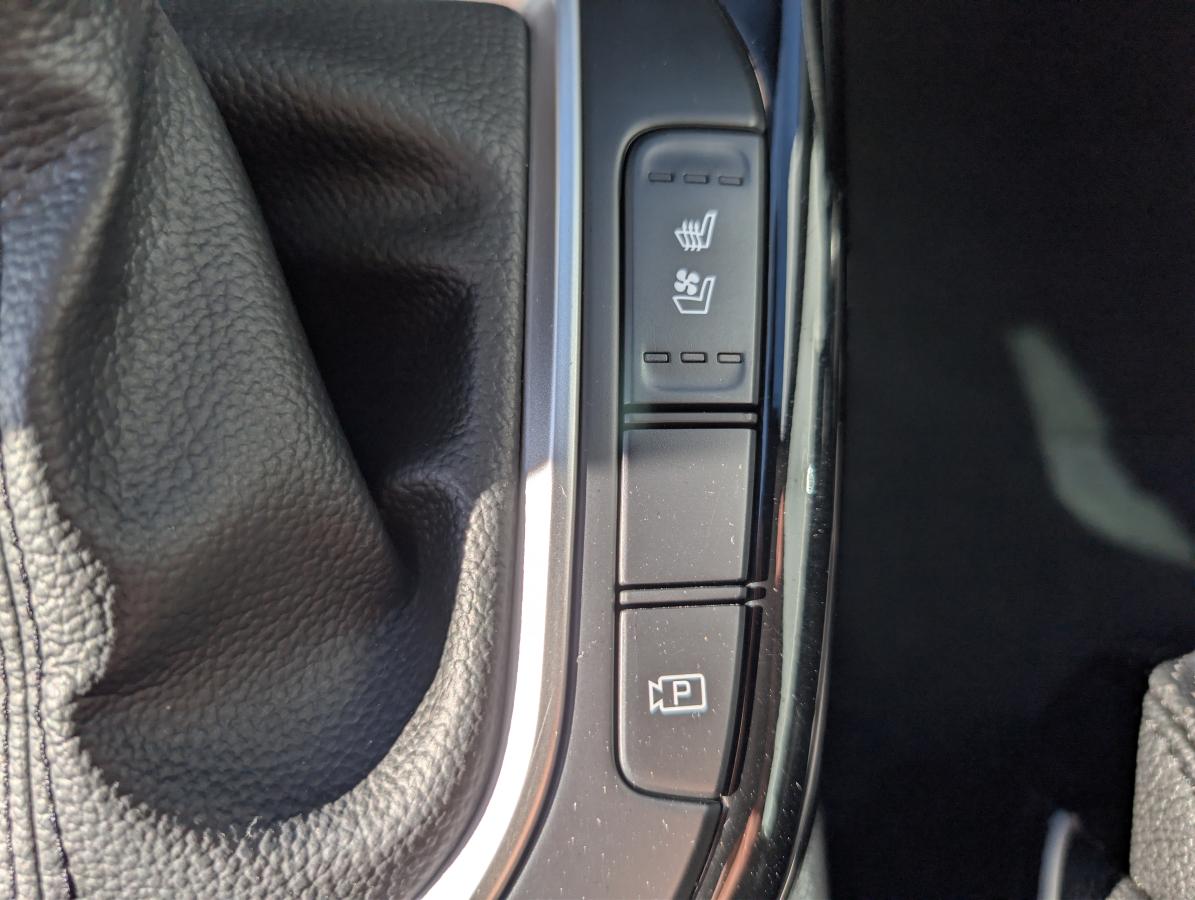 2023 Kia Forte - Image 18
