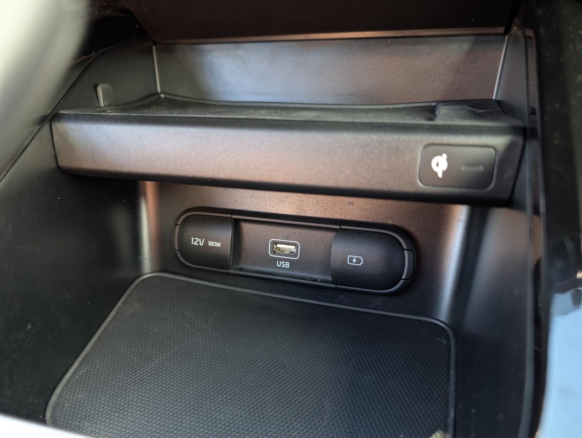 2023 Kia Forte - Image 19