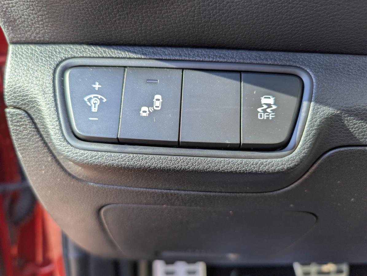 2023 Kia Forte - Image 24
