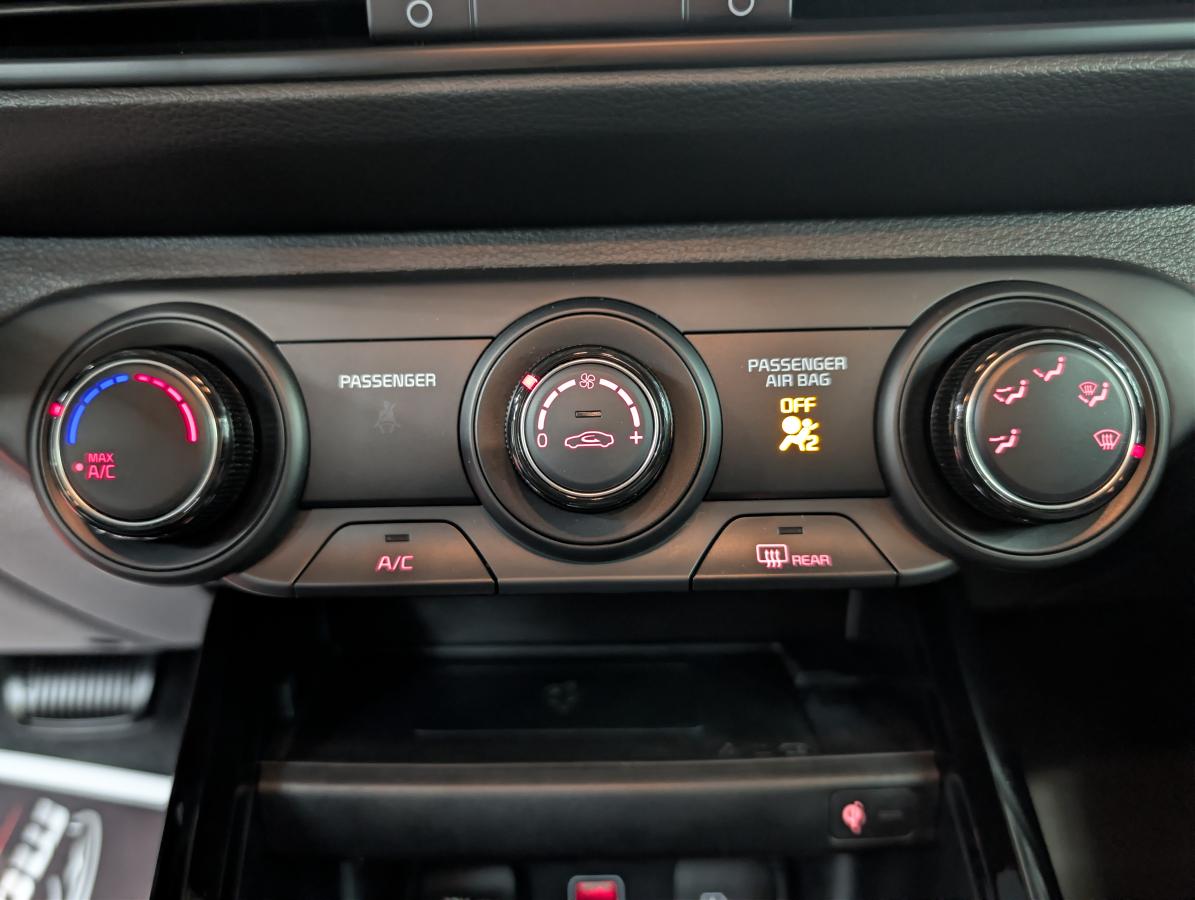 2024 Kia Forte - Image 26