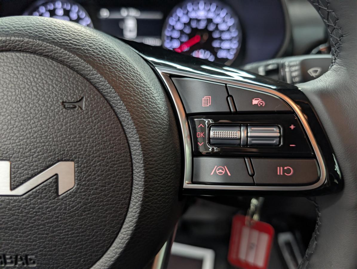 2024 Kia Forte - Image 30