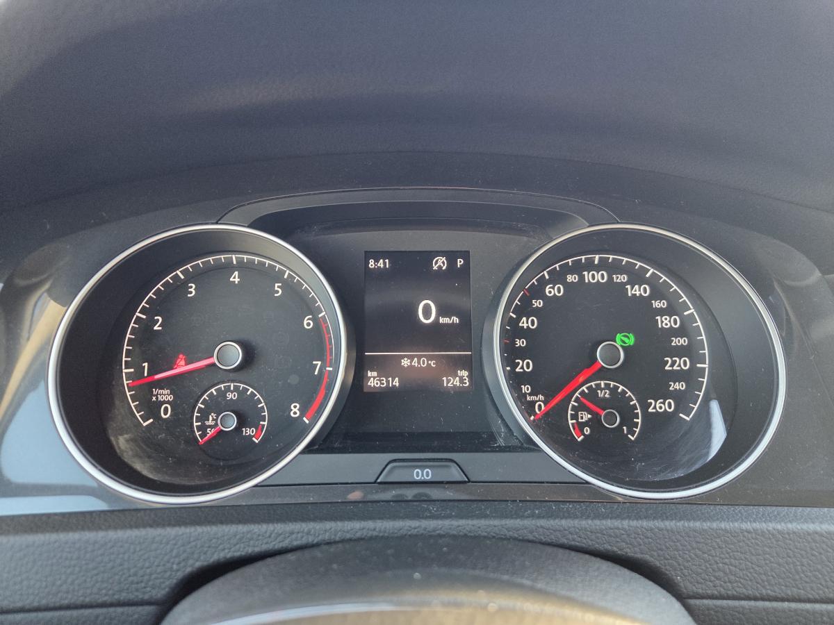 2019 Volkswagen Golf - Image 12
