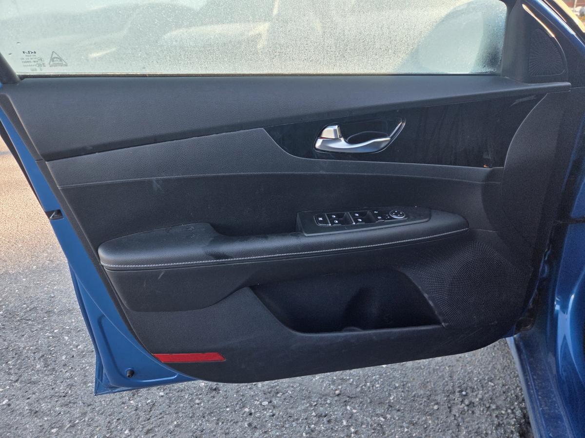 2022 Kia Forte - Image 11