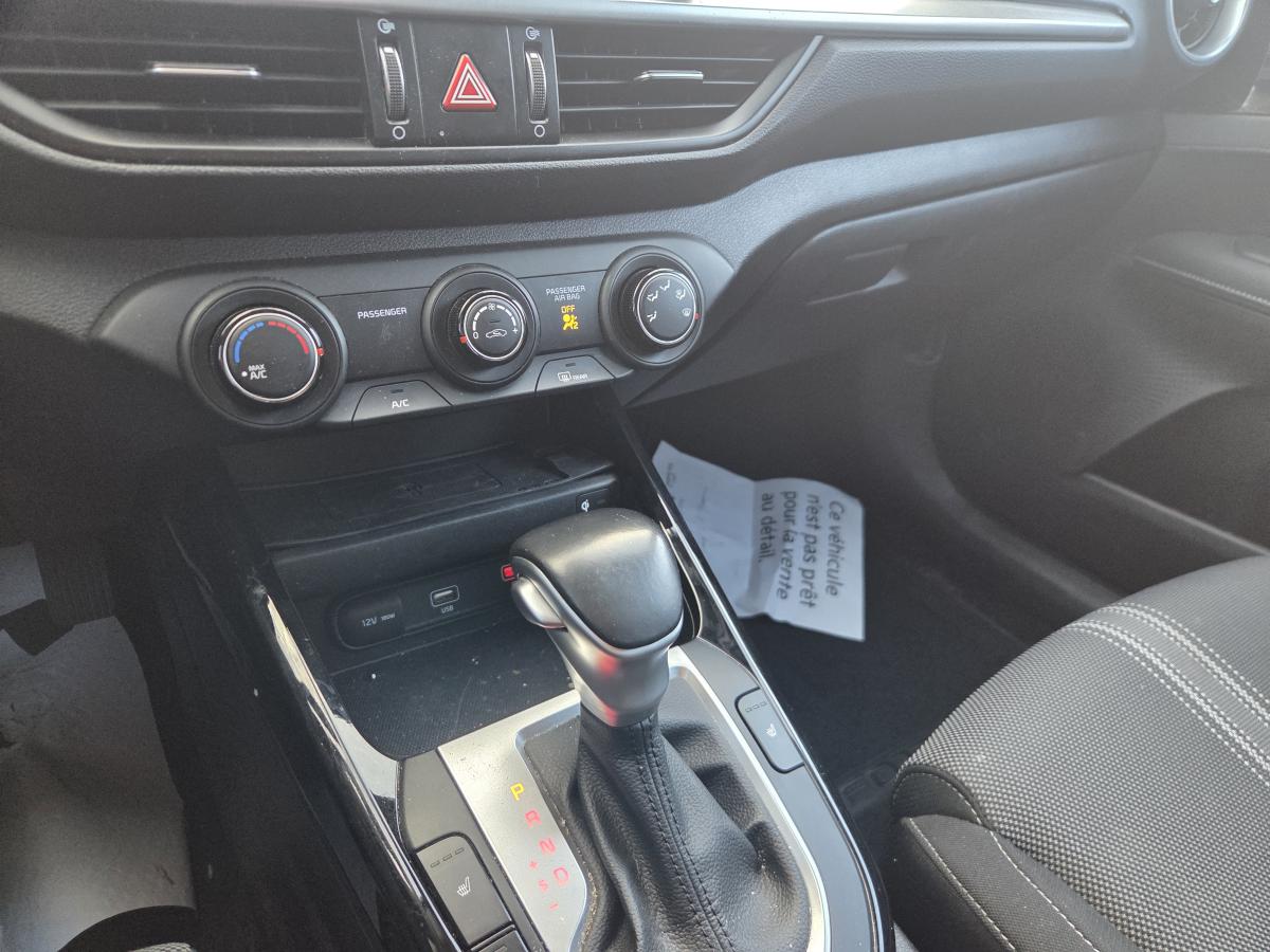 2022 Kia Forte - Image 18