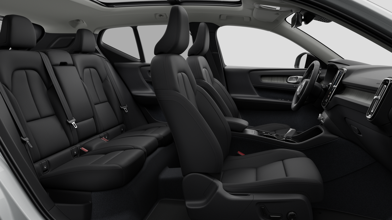 2026 Volvo XC40 - Image 13