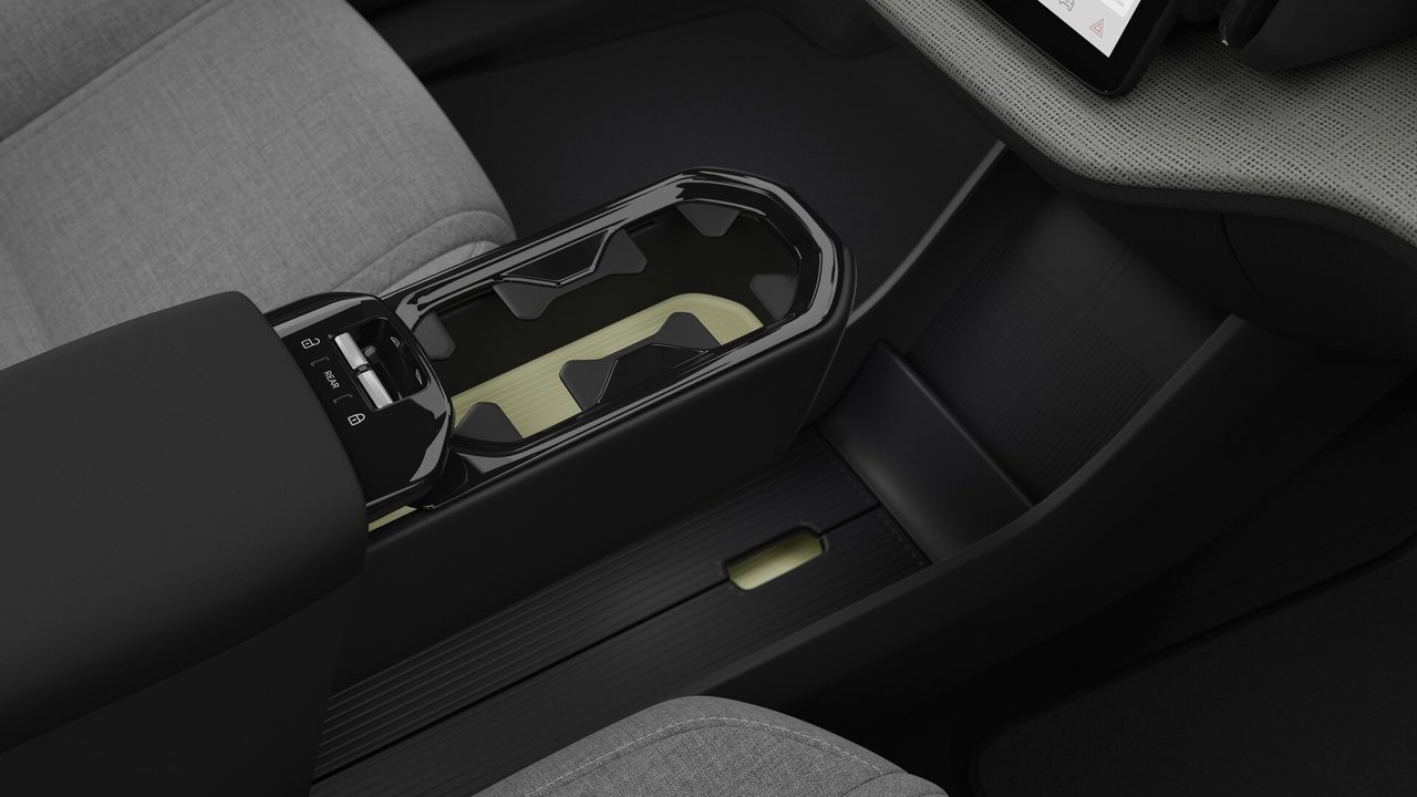 2026 Volvo EX30 - Image 11