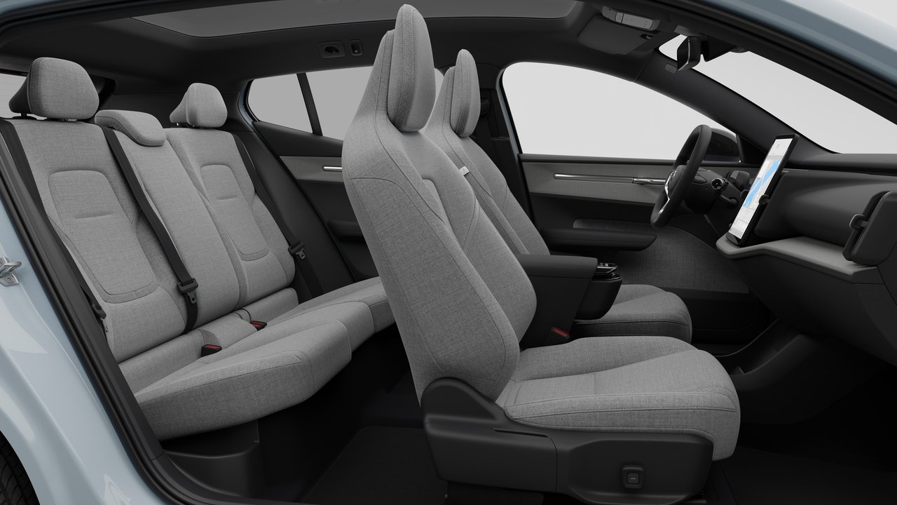 2026 Volvo EX30 - Image 13