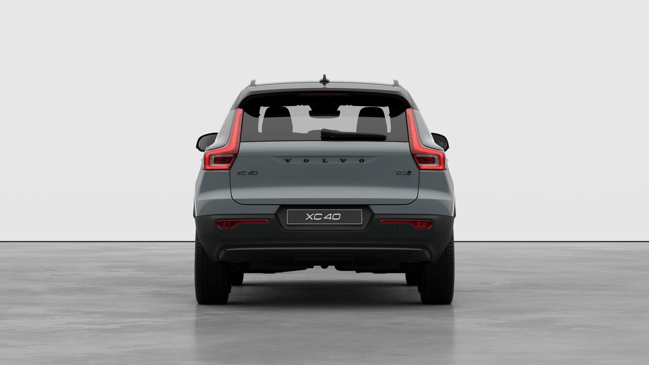 2026 Volvo XC40 - Image 6
