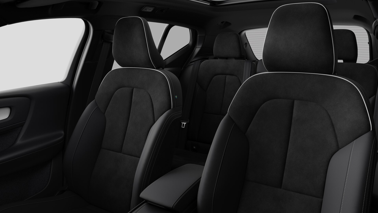 2026 Volvo XC40 - Image 12