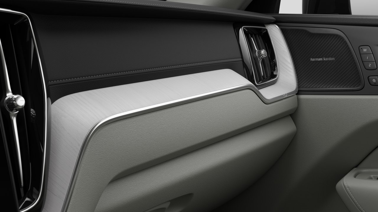 2027 Volvo XC60 Plug-In Hybrid - Image 9
