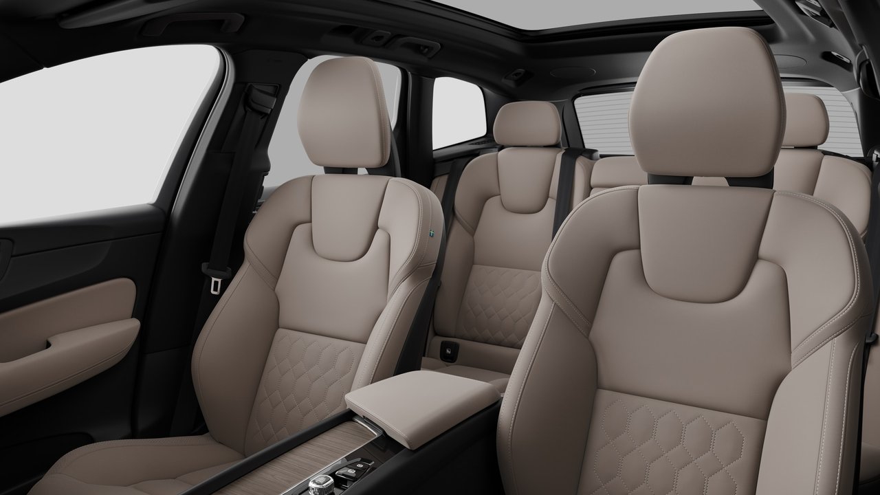 2027 Volvo XC60 - Image 12
