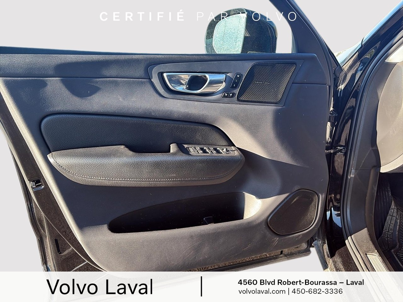 2022 Volvo XC60 - Image 10