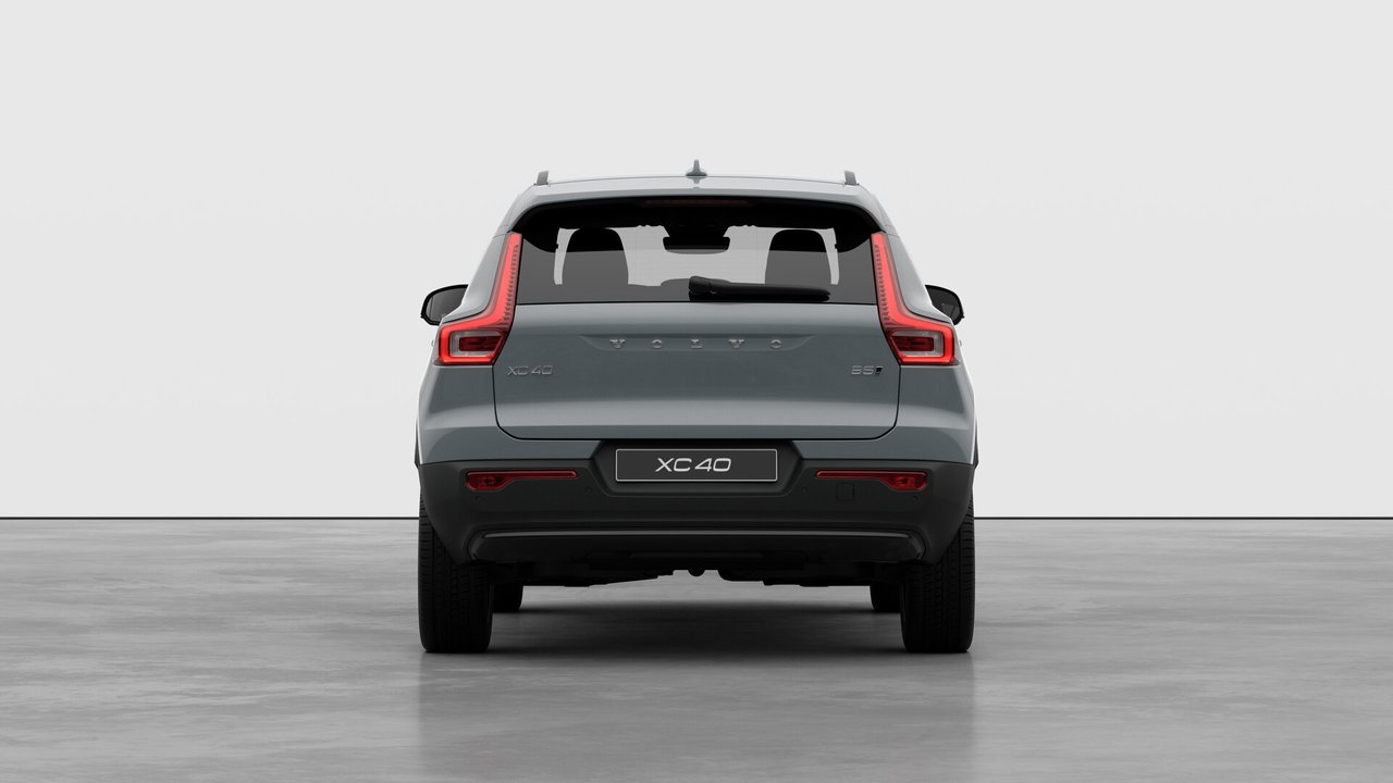 2026 Volvo XC40 - Image 6