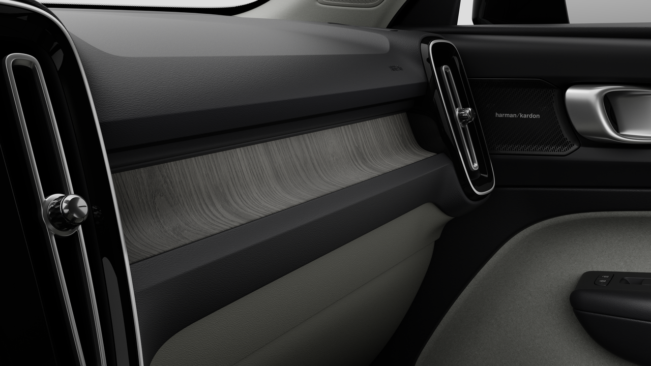 2026 Volvo XC40 - Image 9
