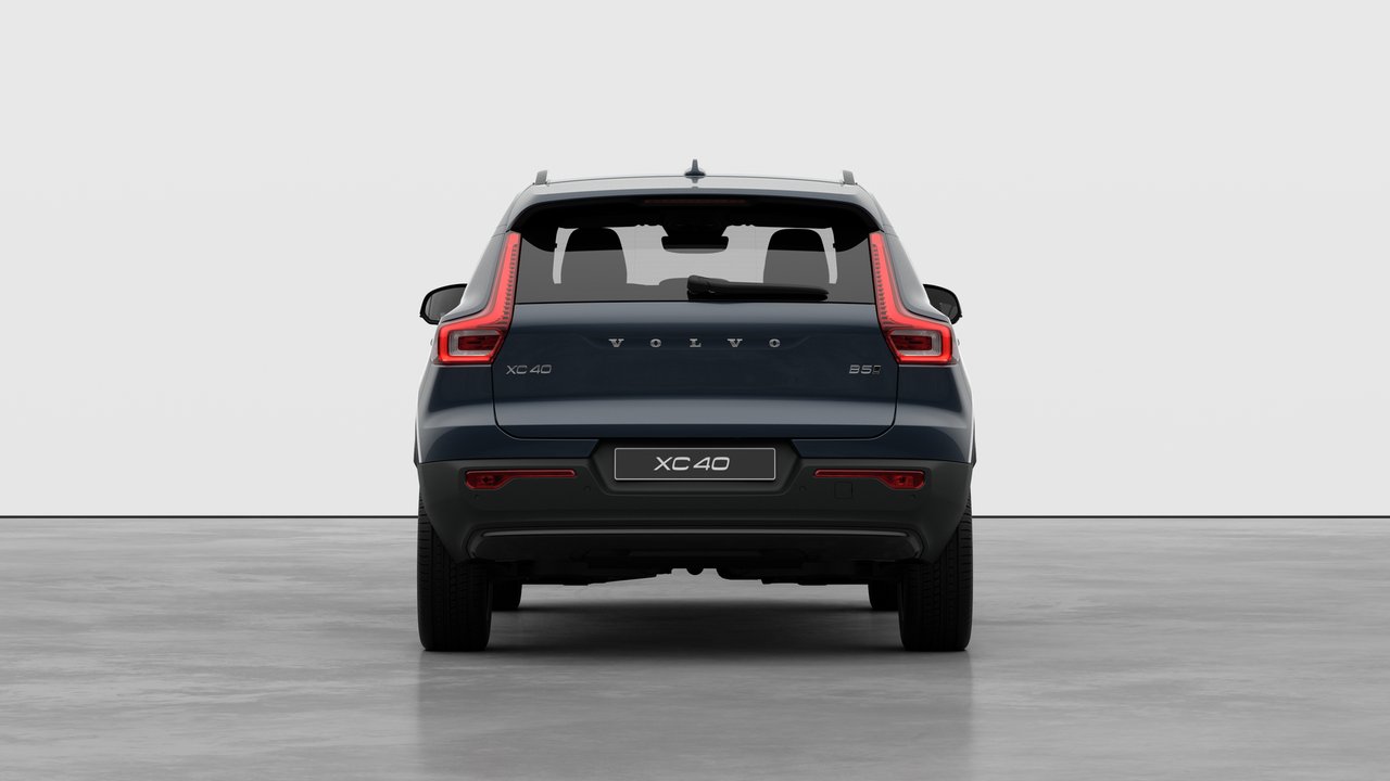 2026 Volvo XC40 - Image 6